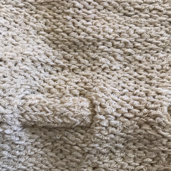 BCBG MAXAZRIA SWEATER - Picture 10 of 11